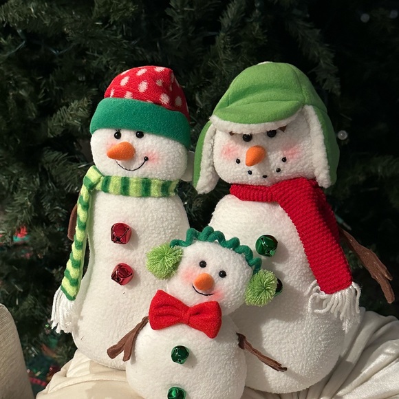 Celebrating Home Christmas snowman family plush - Picture 5 of 8